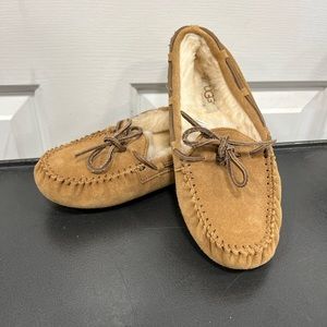 UGG moccasins Size 3 excellent condition